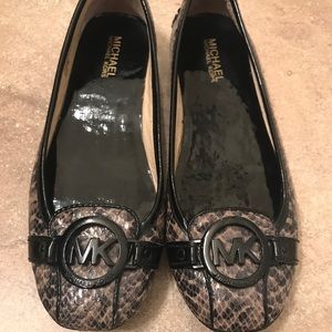 NWOT Brand new Michael Kors Flats snakeskin